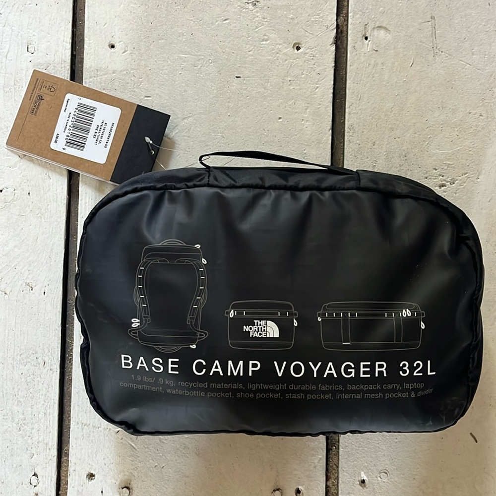 The North Face duffle with pockets Base Camp Voyager 32L